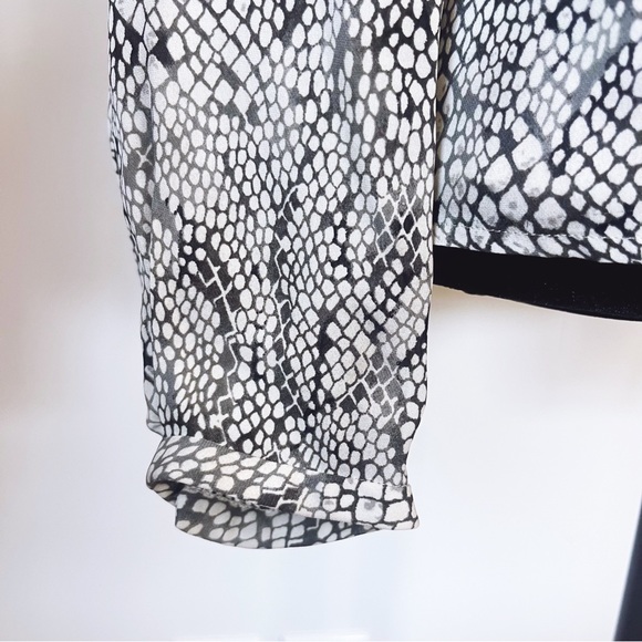 Vintage Barrie Pace Silk Snakeskin Print Women’s Blouse - Size 6 - Picture 4 of 8